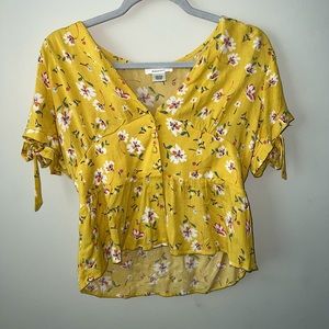 Urban Romantics, Light yellow floral top